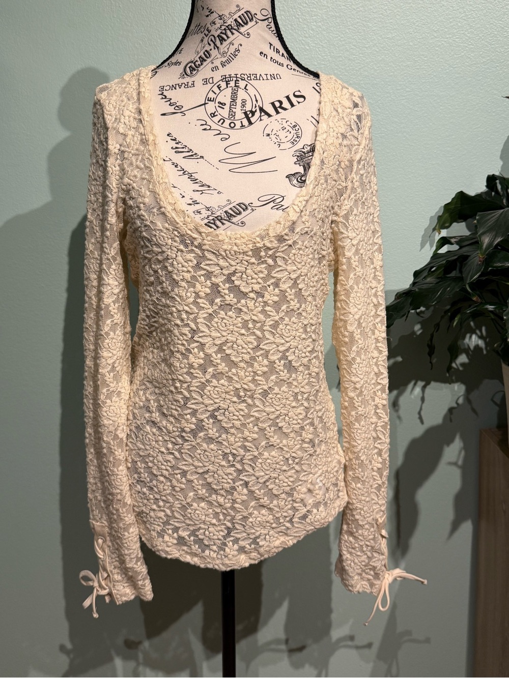 NWT- Anthropologie - Cream Floral Lace Long-Sleeve Scoop Top